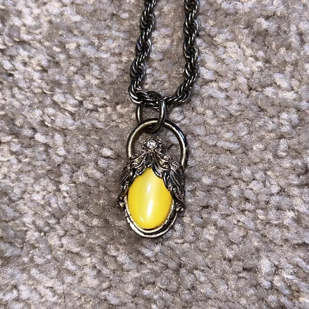 Unique Vintage Victorian Pendant Necklace!